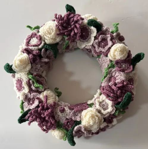 20 Apr 26 - Crochet Floral Wreath - 7 week online course with support - INTERMEDIATE